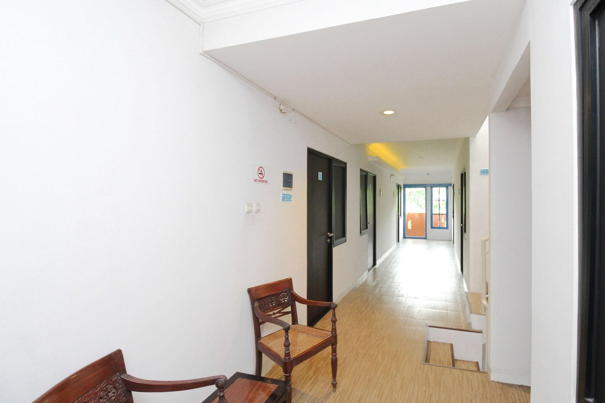 Tuju Abuserin Syariah Jakarta Exterior foto